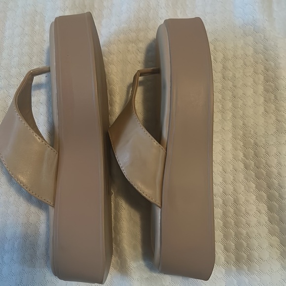 Beige Pu Toe Thong Flatform Mules - Picture 4 of 7